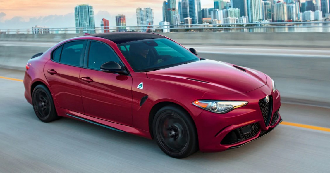 New 2023 Alfa Romeo Giulia 