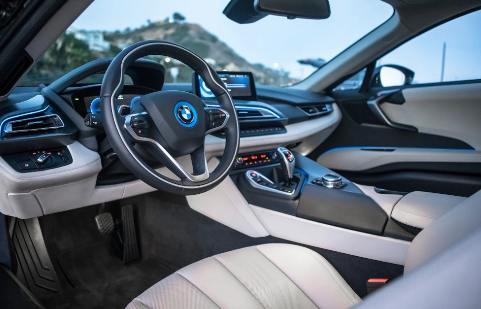 2023 BMW i8M Interior